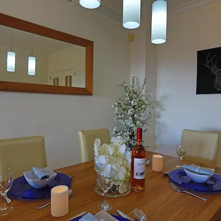 Apartment R25 Modern Bright 2 Bedroom