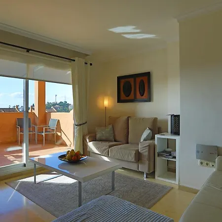 Apartment R25 Modern Bright 2 Bedroom *